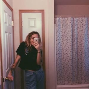 Meet your Posher, Mikayla